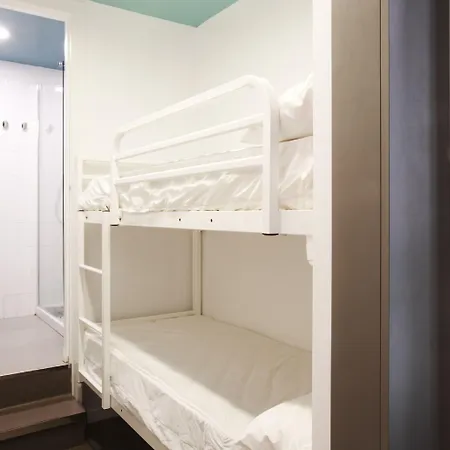 אכסניה Amistat *