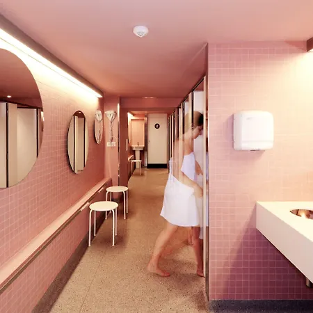 Amistat אכסניה