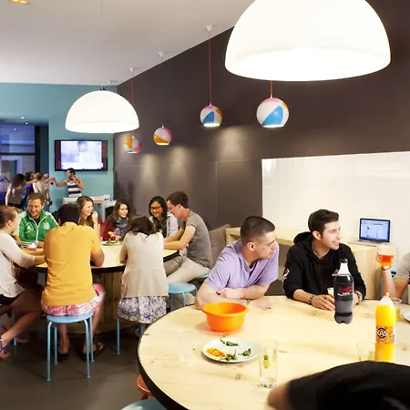 אכסניה Amistat